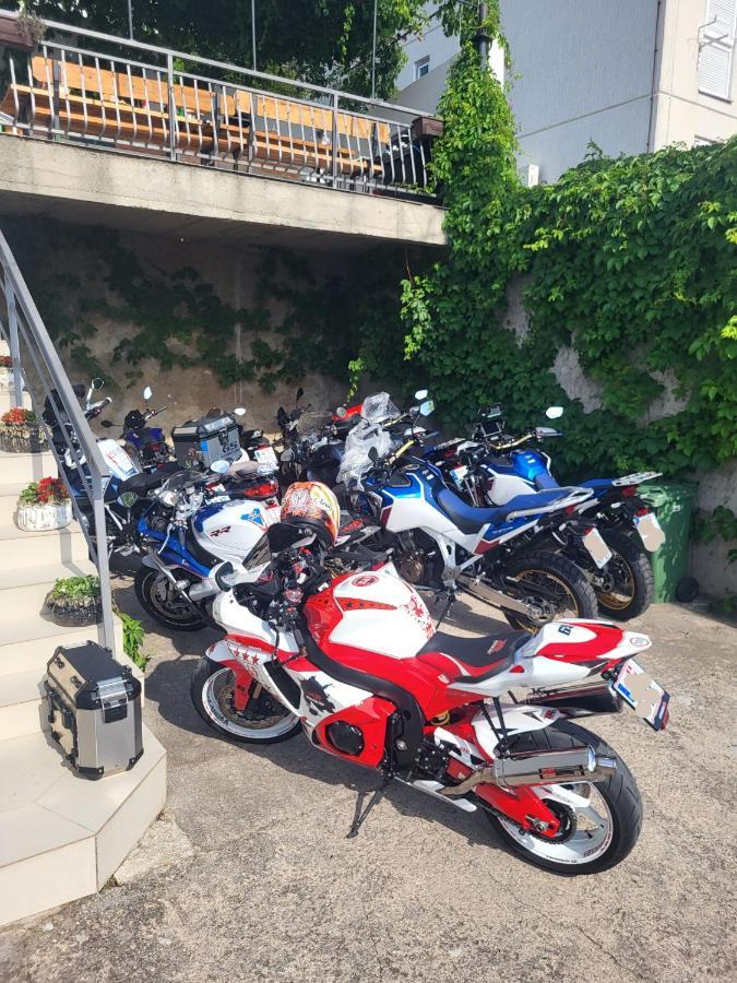 Apartment Sanja セニ エクステリア 写真