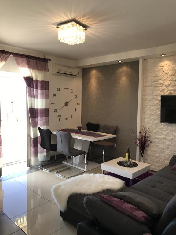 Apartment Sanja セニ エクステリア 写真