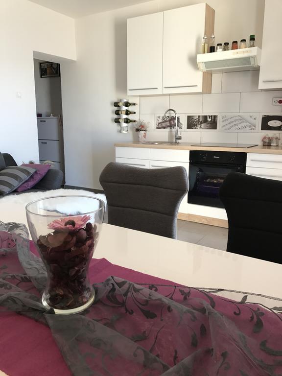 Apartment Sanja セニ エクステリア 写真